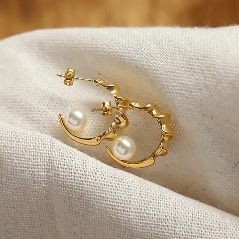 Venus pearl earrings