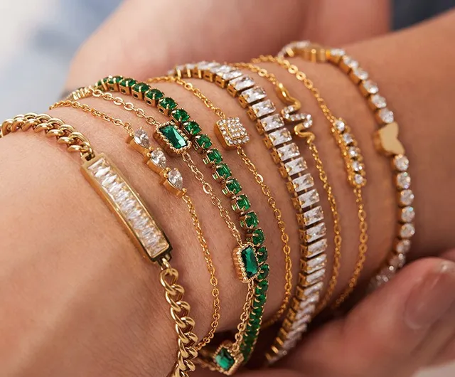 Bracelets & bangles