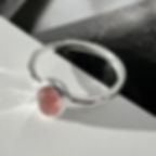 縮圖：Strawberry Crystal Oval Ring for Women – Minimalist natural stone ring