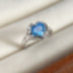 縮圖：Unique Blue Zircon Heart Ring, Playful Textured Adjustable Statement Piece